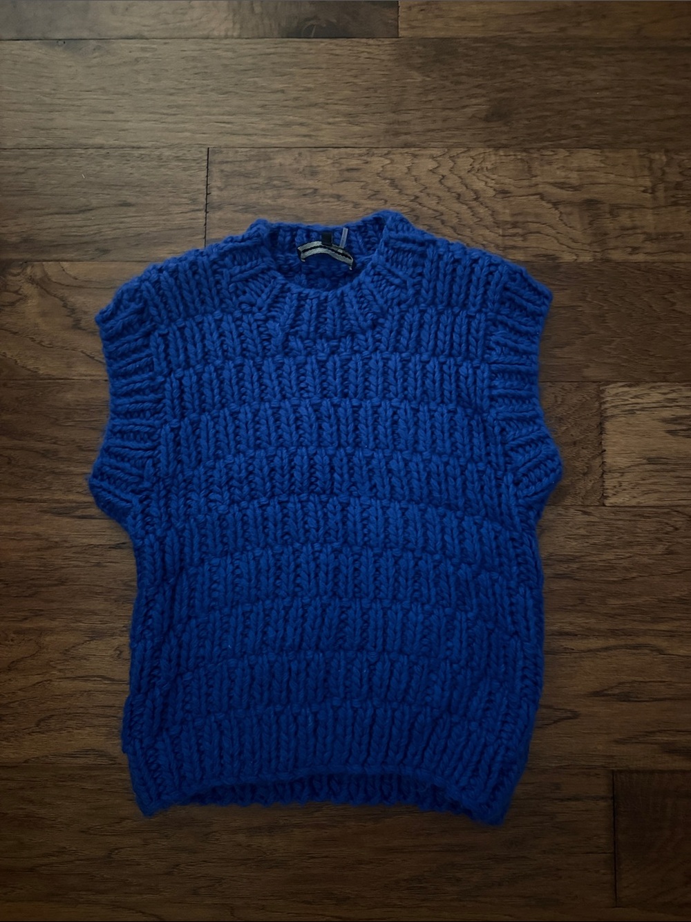 Blue sleeveless sweater small